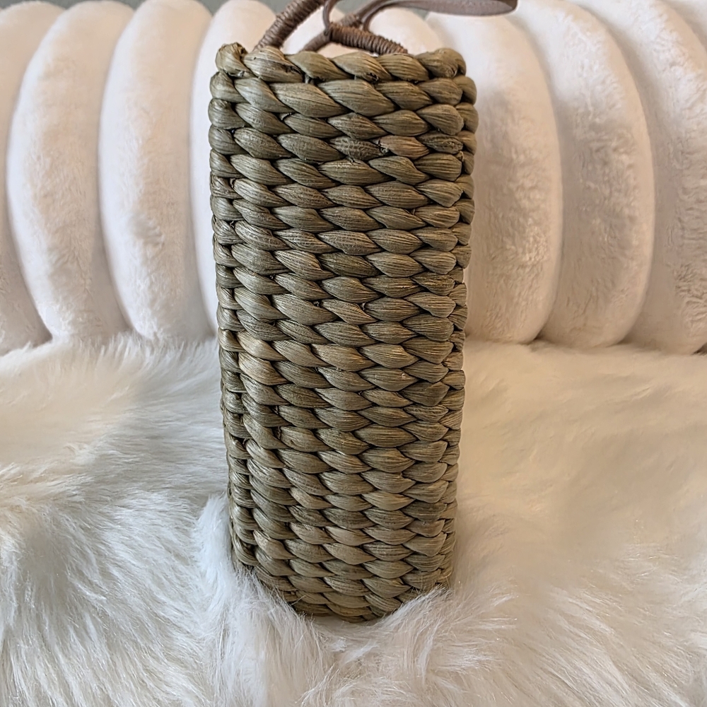 Woven Tote Bag with Heart Design - Picture 9 of 13